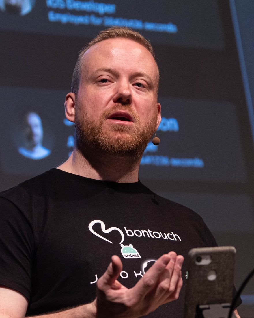 Robert Söderbjörn speaking at a conference